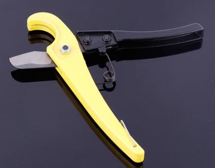 水管快剪好還是專業(yè)剪好？最大的區(qū)別就是只是這點