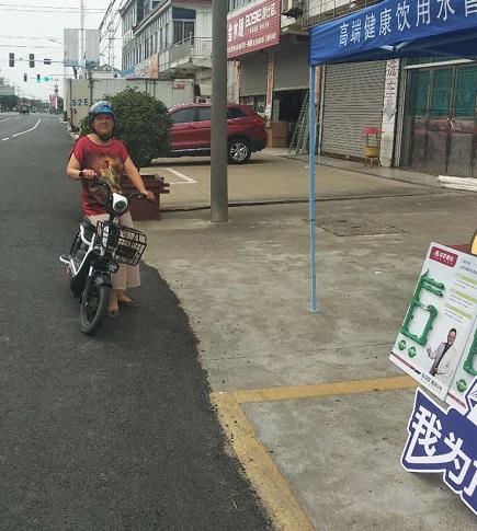 龍勝管海安運(yùn)營中心助力“一盔一帶”,贈(zèng)千頂安全盔以踐行社會(huì)責(zé)任 龍勝管海安運(yùn)營中心助力“一盔一帶”,贈(zèng)千頂安全盔以踐行社會(huì)責(zé)任