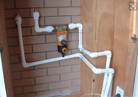 接管連接前置過(guò)濾器示意圖，一進(jìn)一出方便連接和過(guò)濾！