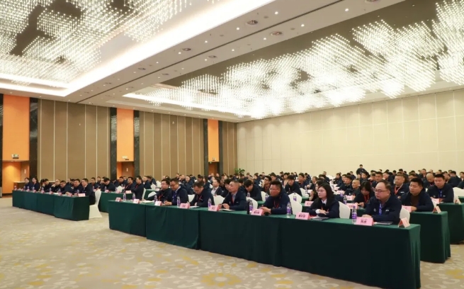 龍勝管全國(guó)經(jīng)銷商年會(huì)圓滿召開(kāi),見(jiàn)相非相,即見(jiàn)如來(lái)! 龍勝管全國(guó)經(jīng)銷商年會(huì)圓滿召開(kāi),見(jiàn)相非相,即見(jiàn)如來(lái)!